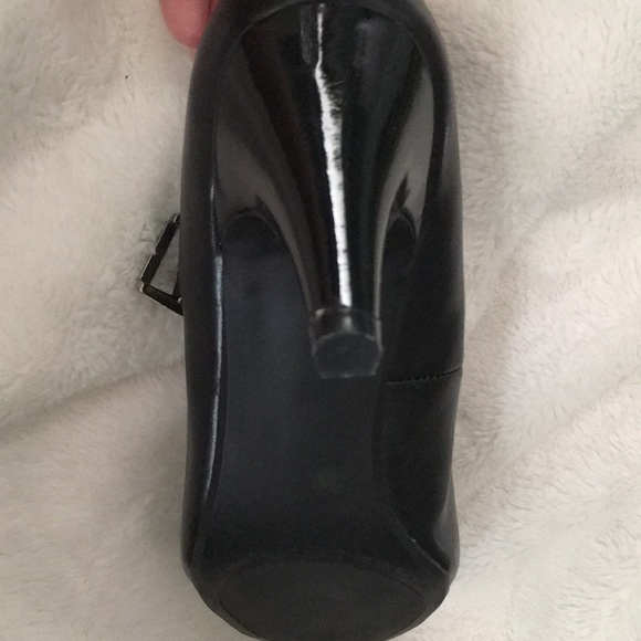 Size 9 Women’s Black Mary Jane Shoes from Karen Scott. - Picture 12 of 17